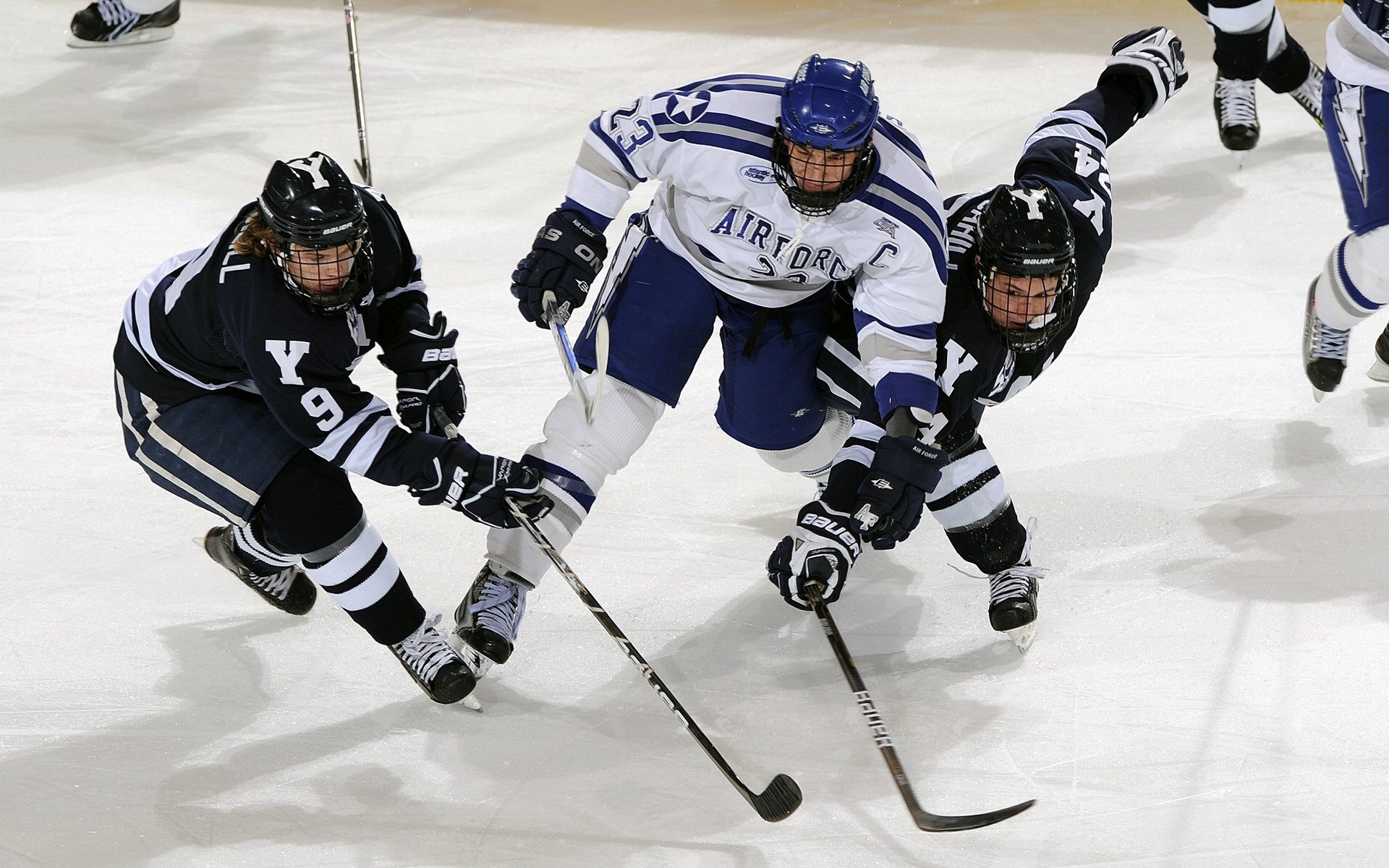 雷霆组织球员开展语音战术复述训练，雷霆队队训